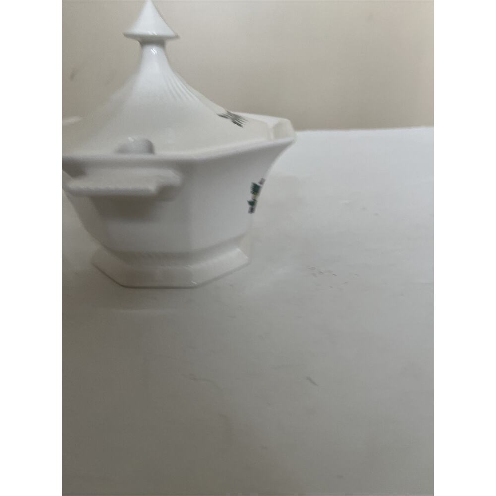 NIKKO CHRISTMASTIME GRAVY/SAUCE BOAT AND LID EXCELLENT!! - Picture 3 of 10